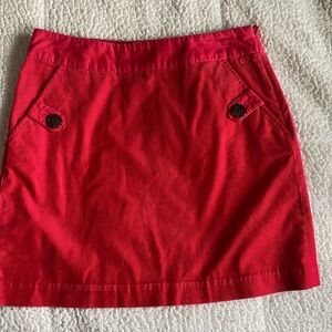 New Vineyard Vines mini skirt! Size 4. Thin corduroy with POCKETS!!